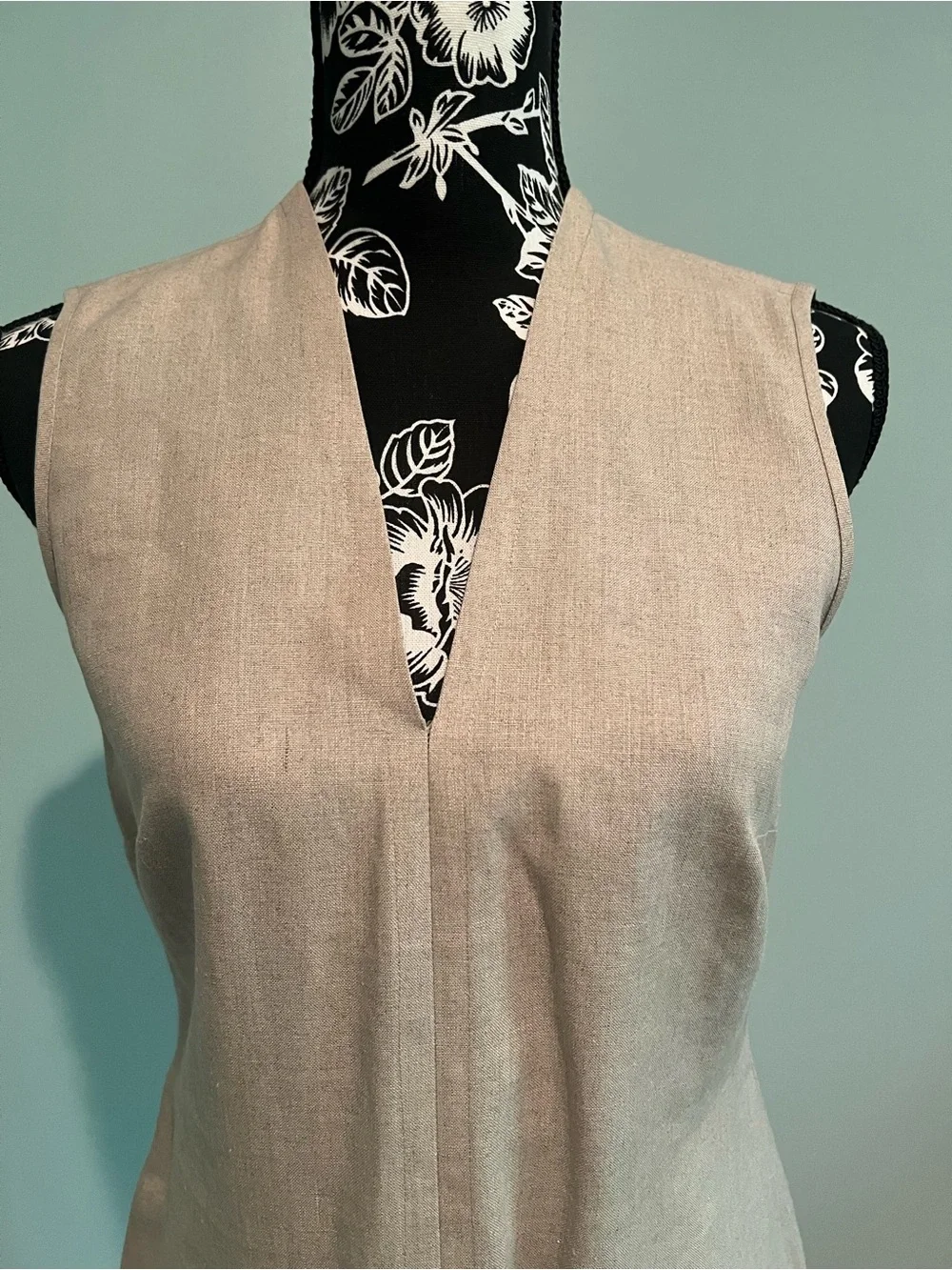 Morgan Le Faye vintage Sleeveless V-Neck linen in Neutral Beige circa 1990